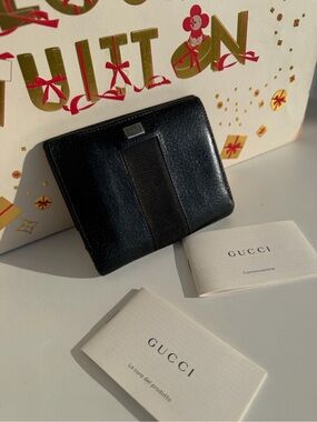 GUCCI project Black Leather Bifold wallet and As is